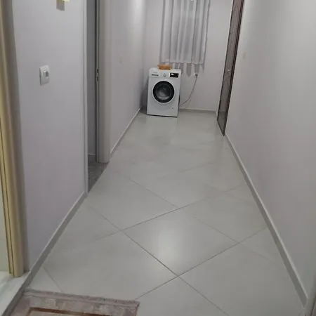 Eleanas Apartment *