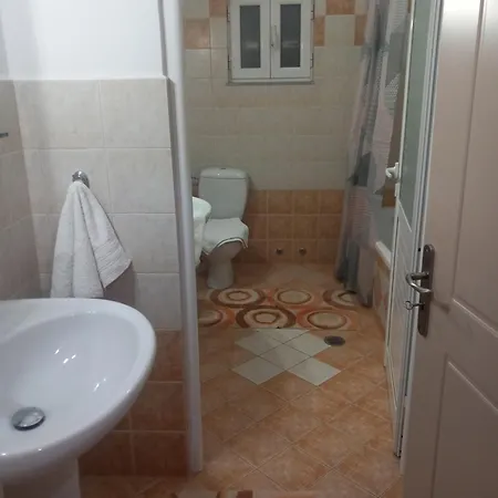 Apartament Eleanas *