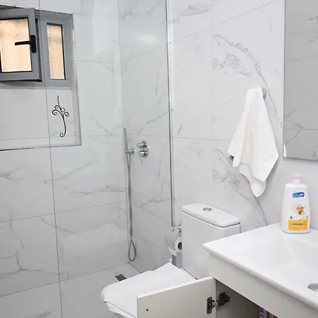 Eleanas Apartament *